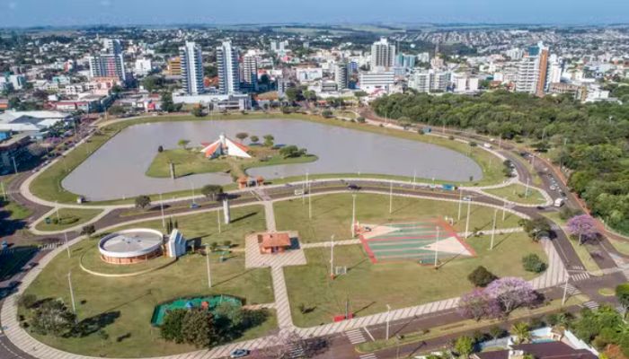 Homem é preso por suspeita de abuso sexual contra menina de 7 anos em banheiro público